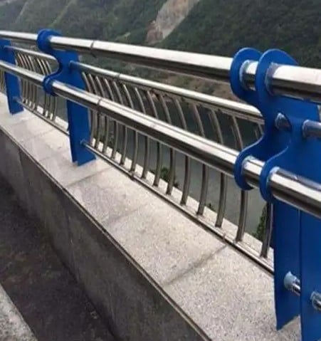 橋梁護欄
